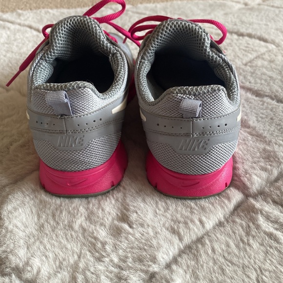 Women’s Nike In Season Training Shoes - Picture 4 of 9